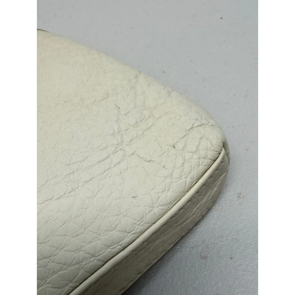 Dooney & Bourke Cream Pebbled Leather Kiss Lock Coin Purse Wallet Vintage Gold